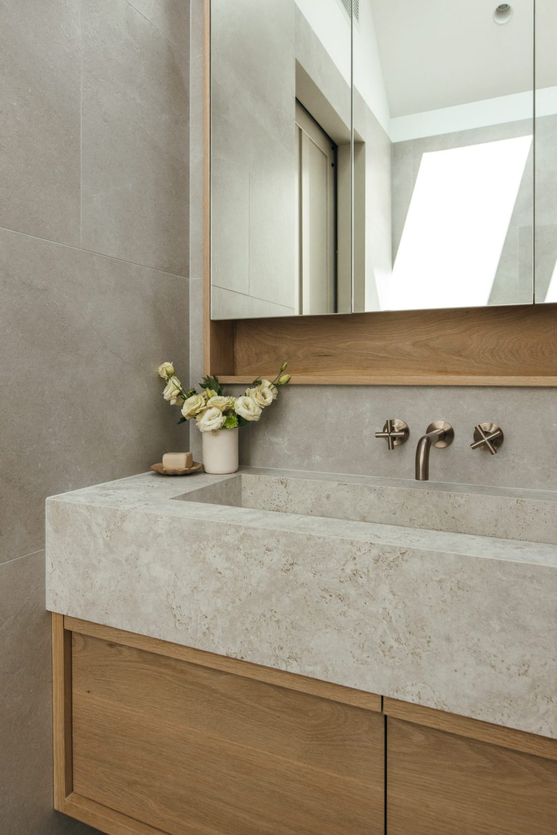 Kyal-Kara-Bay-Builds-House-1-Ensuite-16-1-scaled-1100×1650
