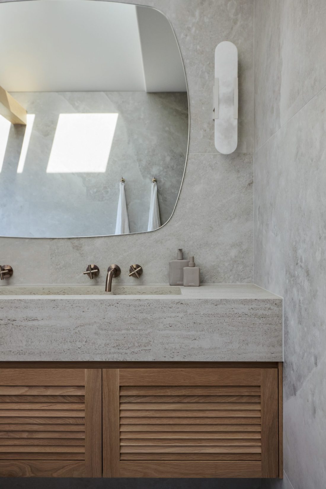 Kyal-Kara-Bay-Builds-House-1-Bath-08-scaled-1100×1650