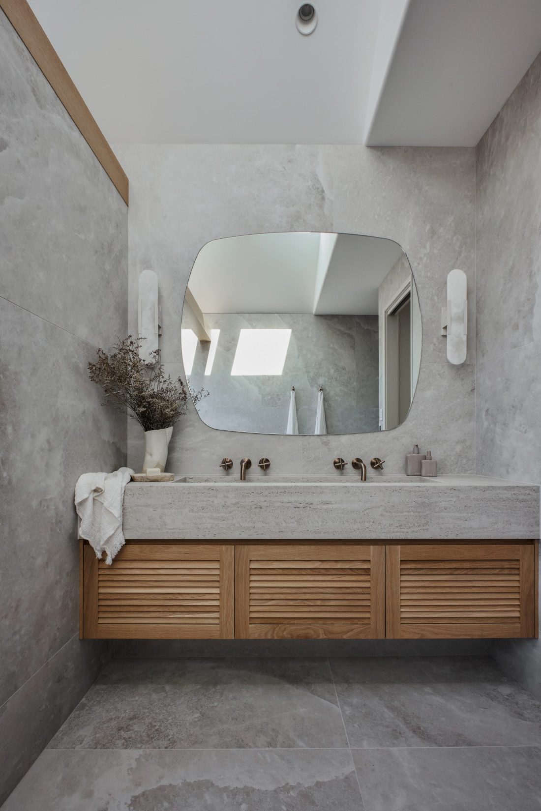 Kyal-Kara-Bay-Builds-House-1-Bath-12-scaled-1100×1650