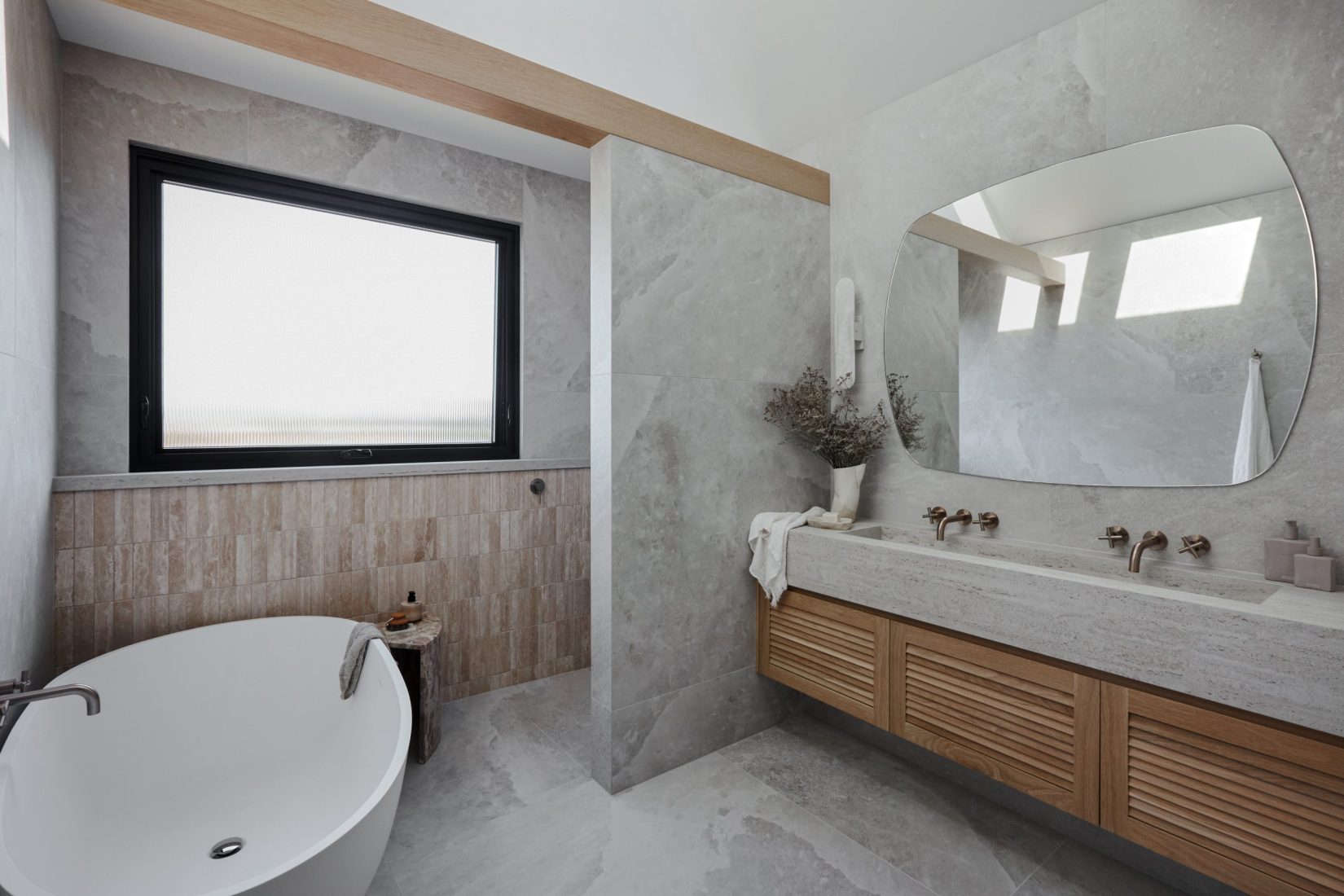 Kyal-Kara-Bay-Builds-House-1-Bath-21-scaled-1650×1100